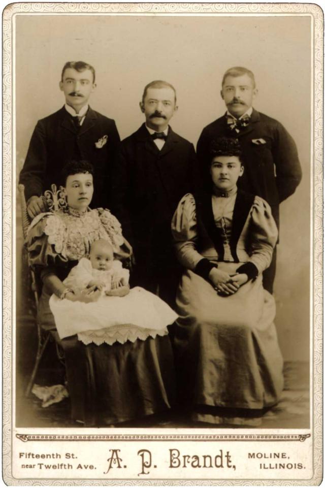 Familiefoto van Petrus Van der Vennet en zijn gezin in Amerika.